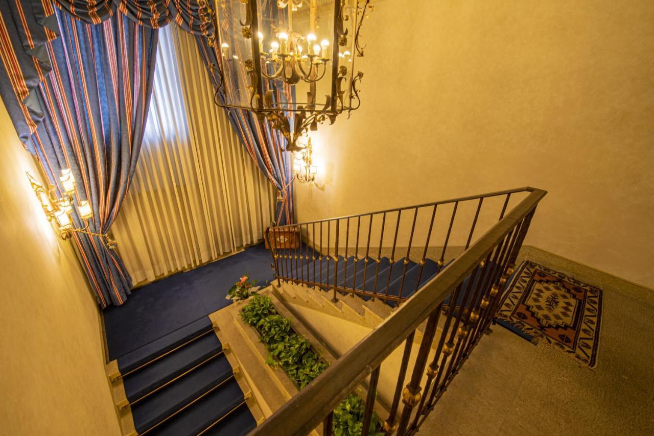 Hotel Boccaccio Кальчиная Экстерьер фото