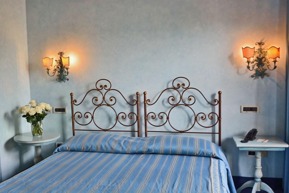 Hotel Boccaccio Кальчиная Экстерьер фото
