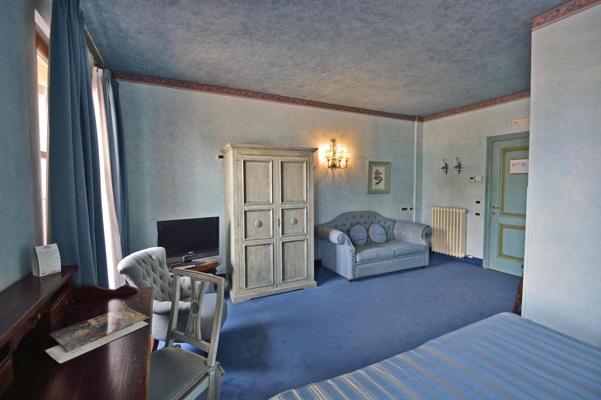 Hotel Boccaccio Кальчиная Экстерьер фото